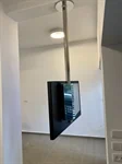 עמוד דגל תקרתי עשוי נירוסטה למסכים עד 75 אינץ' 6